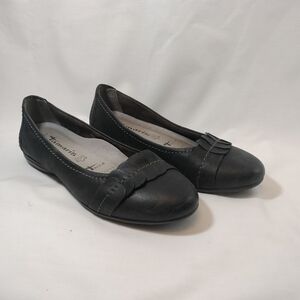 Tamaris ballet flats w/floral leather ruffle